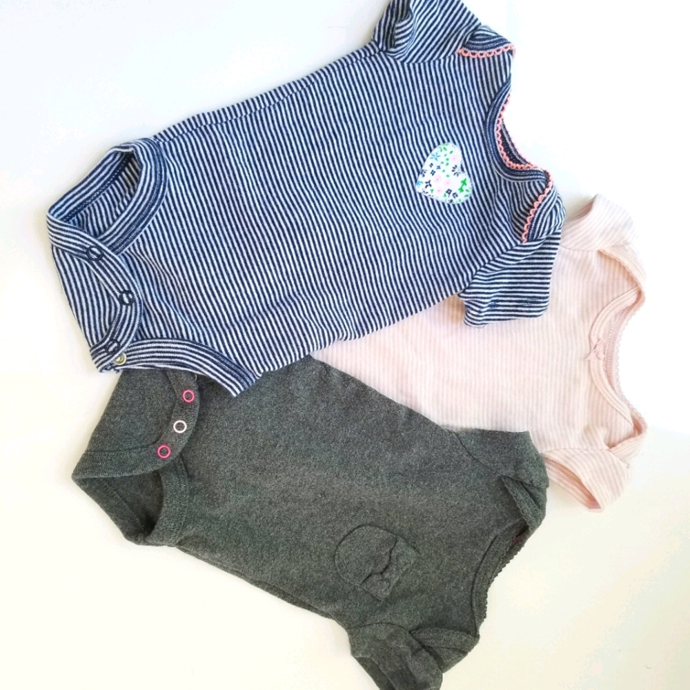 ✨ 5/$25 ✨ NB Girls Onesie Bundle